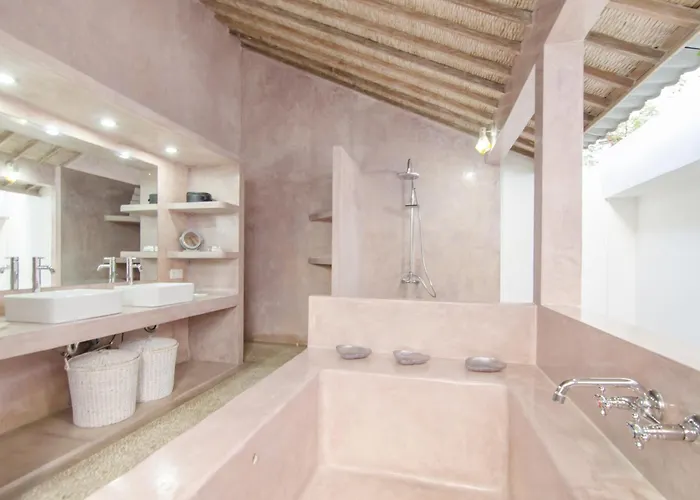 Luxurious&spacious 4br In Villa